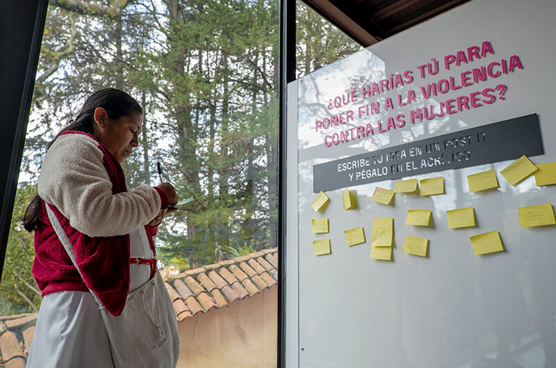 Actividades de sensibilización en Exposición Itinerante Feminicidio: ¡Ni Una Menos!. Museo Quinta de Bolivar, 2019.